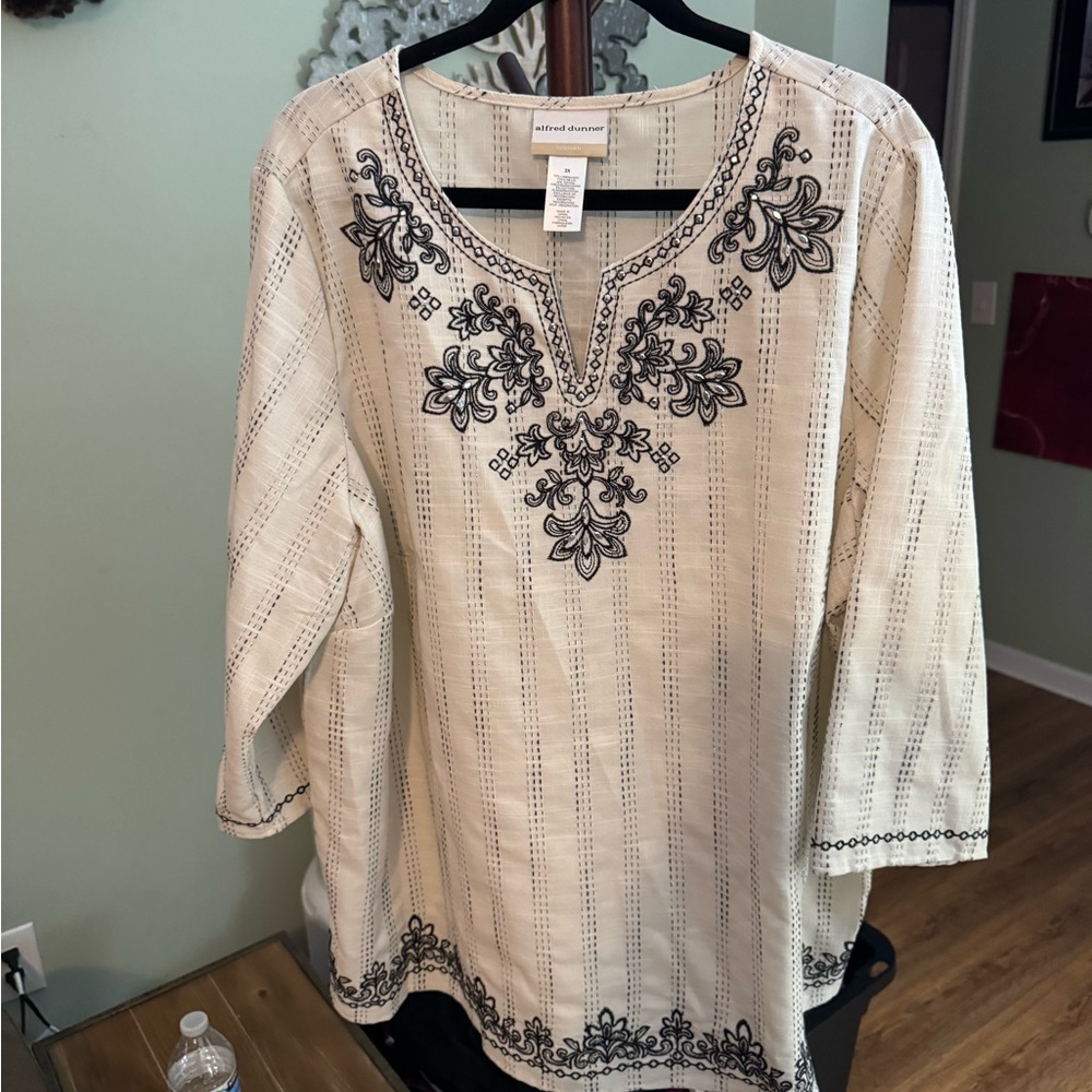 Alfred Dunner Beige Top with Black Embroidery
